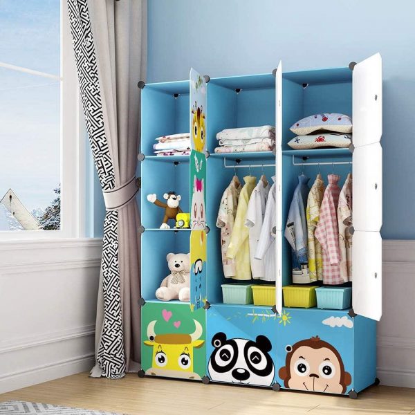 tủ có nhiều họa tiết cho bé