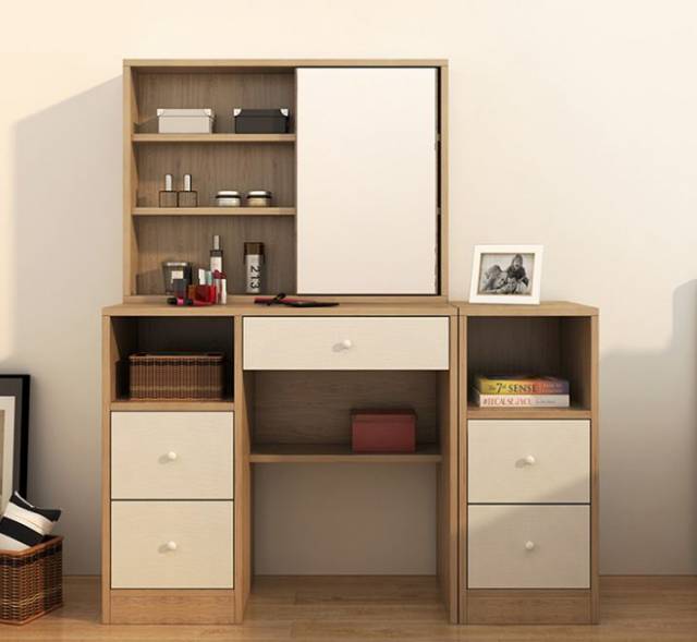 Đánh véc - ni là cách hiệu quả để bảo vệ bề mặt tủ trang điểm