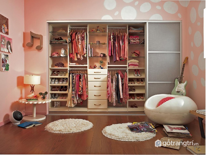 Cách sắp xếp tủ quần áo : Lựa chọn những mẫu tủ không cánh