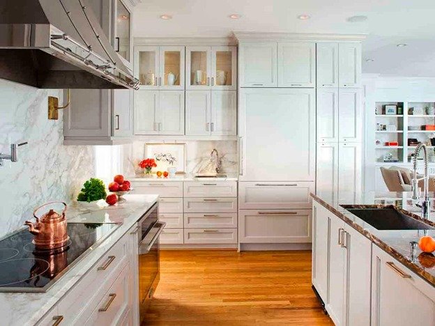 Tủ bếp đơn giản giúp căn hộ gọn gàng