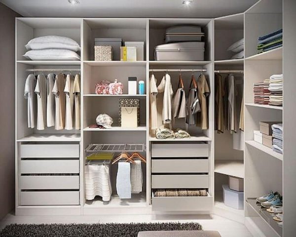 Tủ đồ sát trần cho phòng ngủ lớn