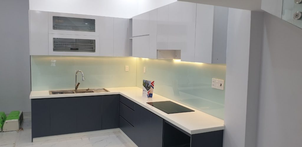 Tủ bếp không tay nắm - Xu hướng nội thất hiện đại mới cho phòng bếp