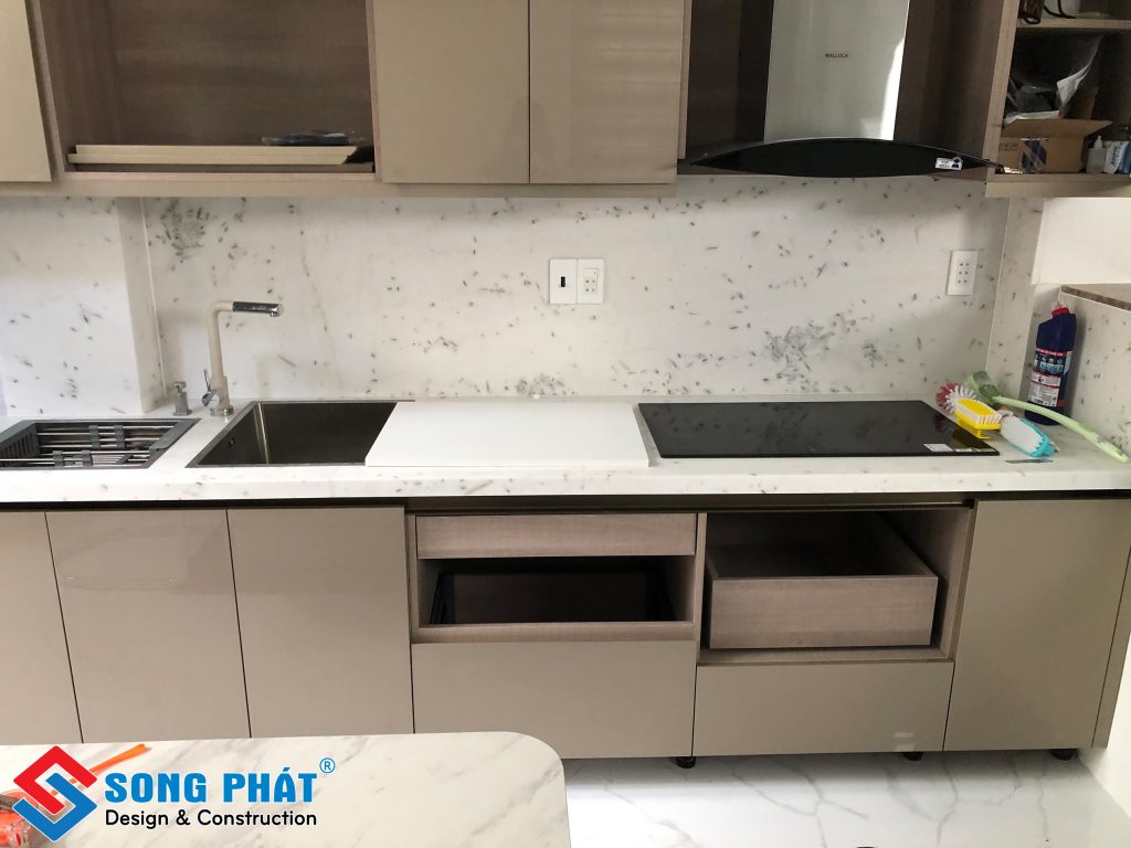 tủ bếp không tay nắm hiện đại