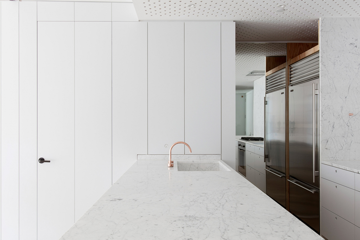 collectors-apartment-mos-architects_dezeen_2364_col_1