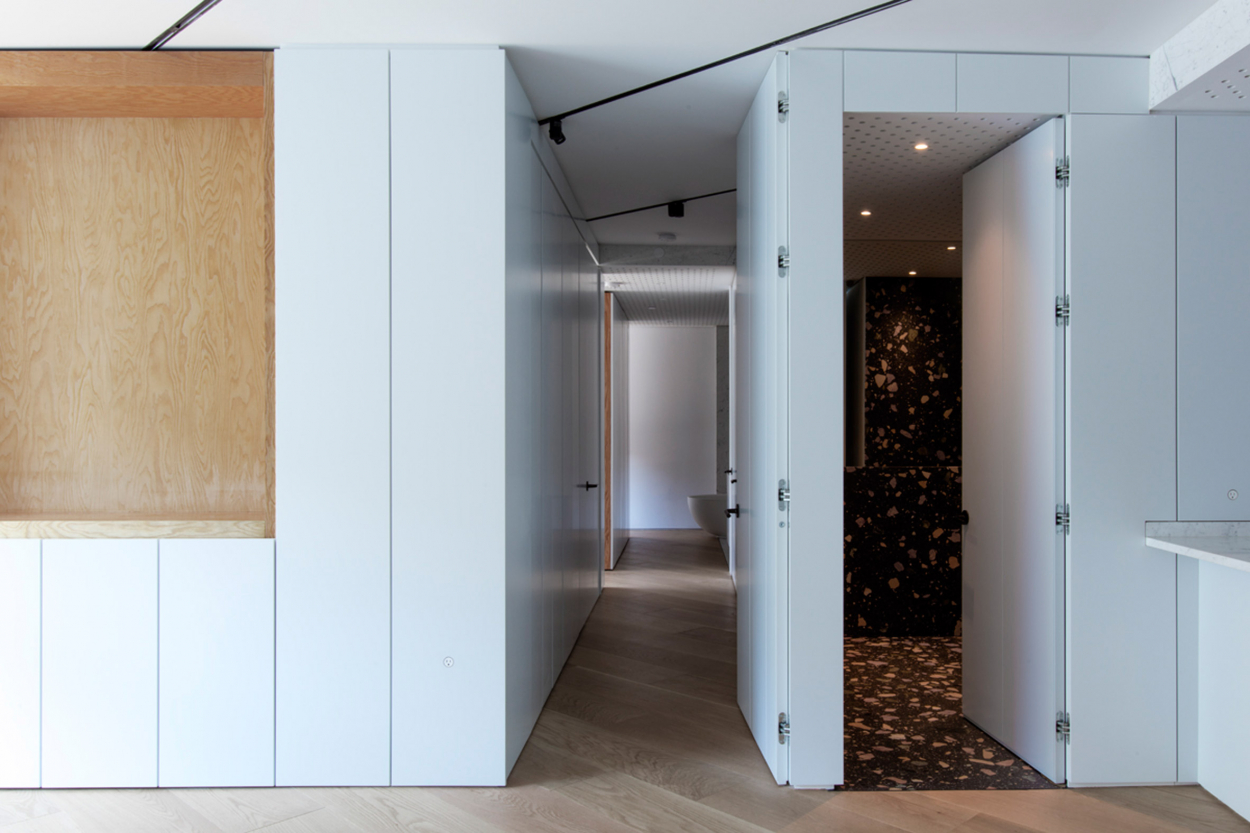 collectors-apartment-mos-architects_dezeen_2364_col_3