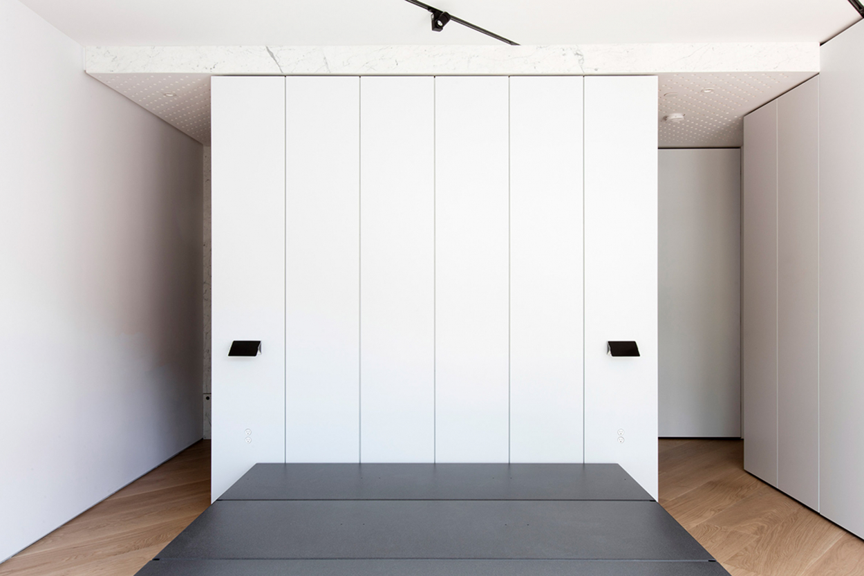 collectors-apartment-mos-architects_dezeen_2364_col_7