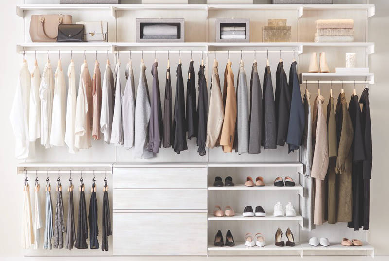 Avera cung cấp cho khách hàng tùy chọn của một tủ quần áo tùy chỉnh hiện đại và tối giản.