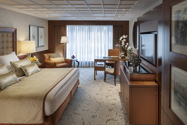 Phòng ngủ khách sạn loại suite ở Hồng Kông thiết kế mang nét đương đại và trang nhã.