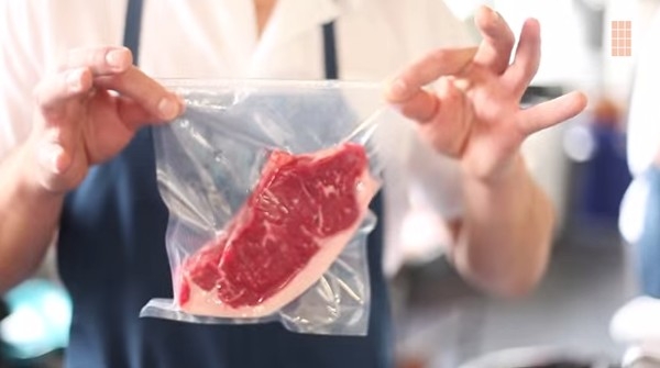 Nên bảo quản thịt trong tủ đông